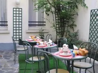 Saphir Grenelle מלון
