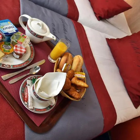 사파이어 그르넬 파리