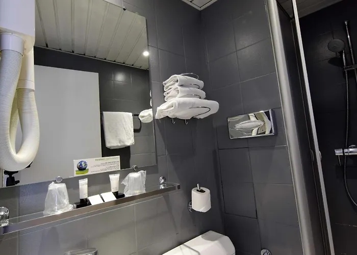 Отель Saphir Grenelle