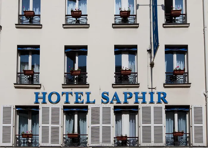 Отель Saphir Grenelle 3*