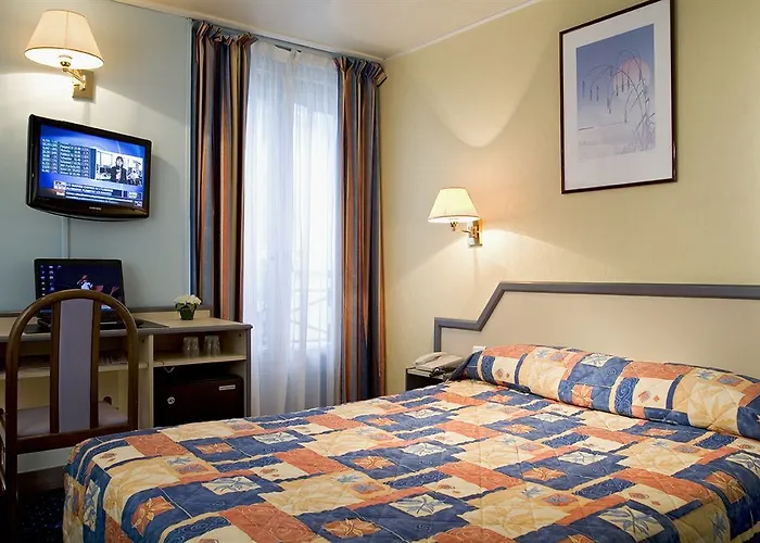 Отель Saphir Grenelle